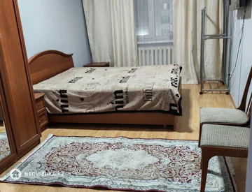 2-комнатная квартира, этаж 3 из 5, 63 м², миниатюра 2