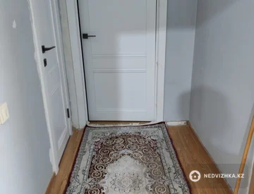 2-комнатная квартира, этаж 3 из 5, 63 м², миниатюра 6