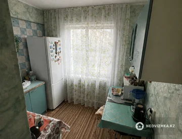 3-комнатная квартира, этаж 3 из 5, 60 м², миниатюра 2