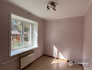 3-комнатная квартира, этаж 1 из 5, 63 м², миниатюра 3