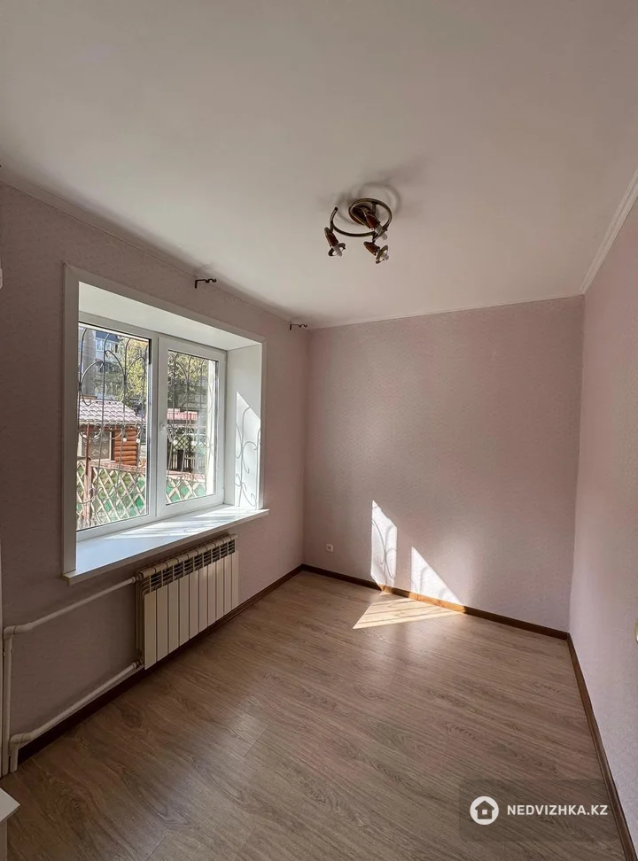 3-комнатная квартира, этаж 1 из 5, 63 м², фотография 3