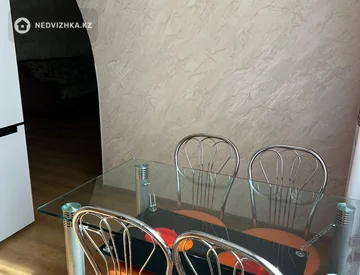 2-комнатная квартира, этаж 3 из 5, 53 м², Посуточно, миниатюра 2