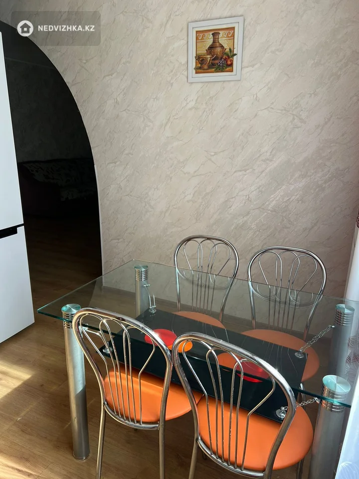 2-комнатная квартира, этаж 3 из 5, 53 м², Посуточно, фотография 2