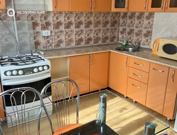 2-комнатная квартира, этаж 3 из 5, 53 м², Посуточно, миниатюра 1