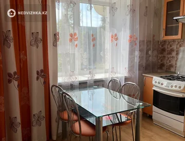 2-комнатная квартира, этаж 3 из 5, 53 м², Посуточно, миниатюра 5