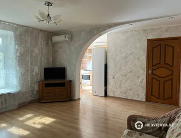 2-комнатная квартира, этаж 3 из 5, 53 м², Посуточно, миниатюра 7