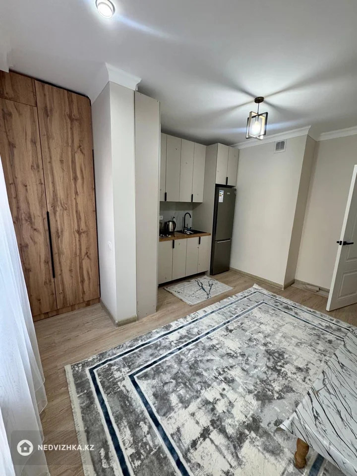 1-комнатная квартира, этаж 3 из 9, 40 м², На длительный срок, фотография 2
