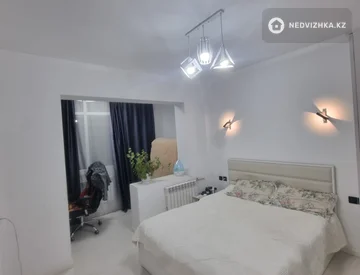 2-комнатная квартира, этаж 3 из 5, 54 м², миниатюра 1