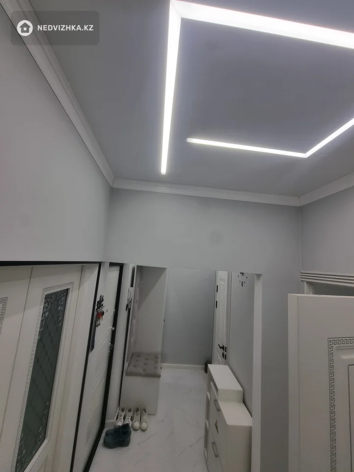 2-комнатная квартира, этаж 3 из 5, 54 м², фотография 4