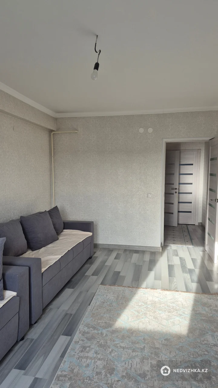 3-комнатная квартира, этаж 8 из 9, 82 м²