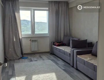 3-комнатная квартира, этаж 8 из 9, 82 м², миниатюра 2