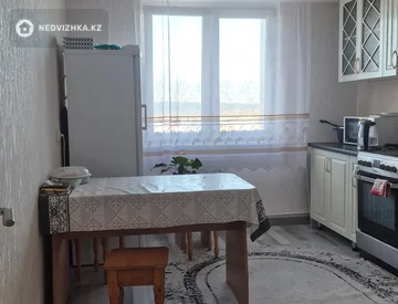 3-комнатная квартира, этаж 8 из 9, 82 м², миниатюра 3