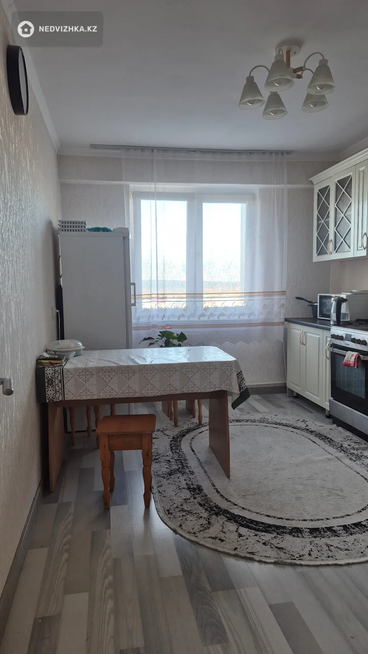 3-комнатная квартира, этаж 8 из 9, 82 м², фотография 3