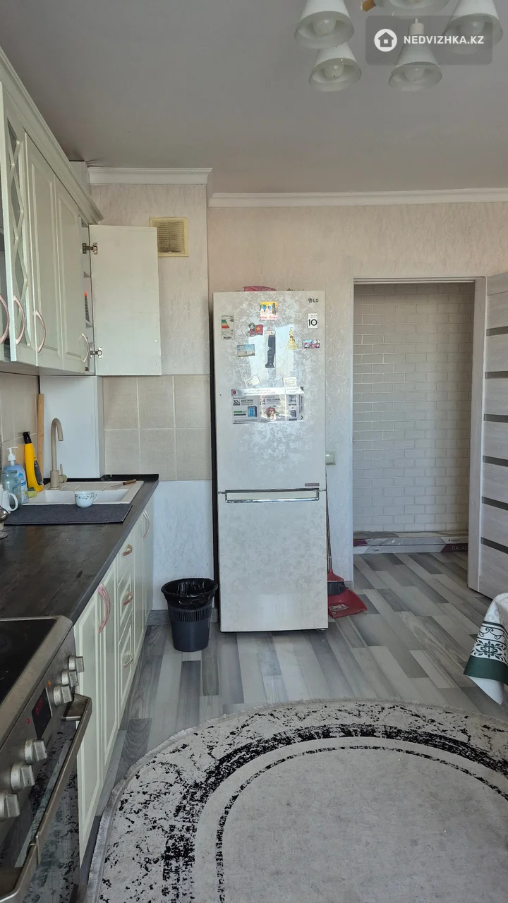 3-комнатная квартира, этаж 8 из 9, 82 м², фотография 5