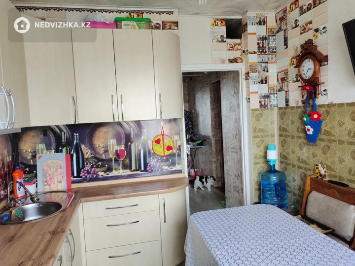 4-комнатная квартира, этаж 9 из 9, 82 м², фотография 2
