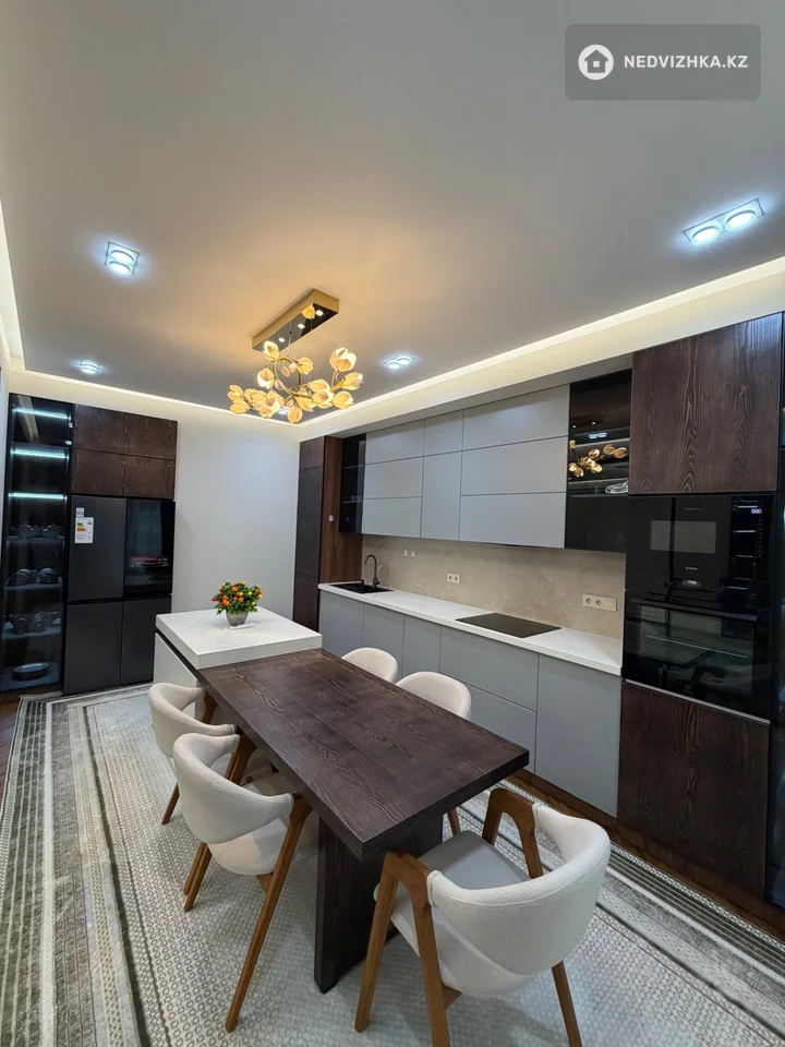 3-комнатная квартира, этаж 4 из 9, 104 м², фотография 5