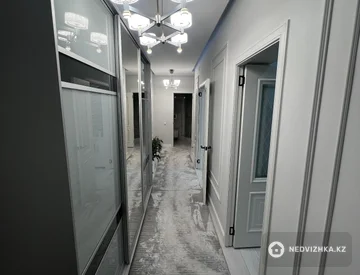 2-комнатная квартира, этаж 2 из 14, 64 м², миниатюра 1