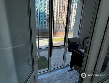 2-комнатная квартира, этаж 2 из 14, 64 м², миниатюра 3