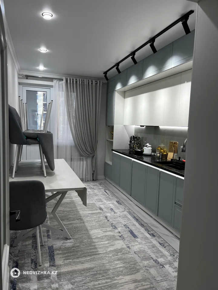 2-комнатная квартира, этаж 2 из 14, 64 м², фотография 4