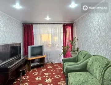 3-комнатная квартира, этаж 3 из 5, 60 м², миниатюра 1