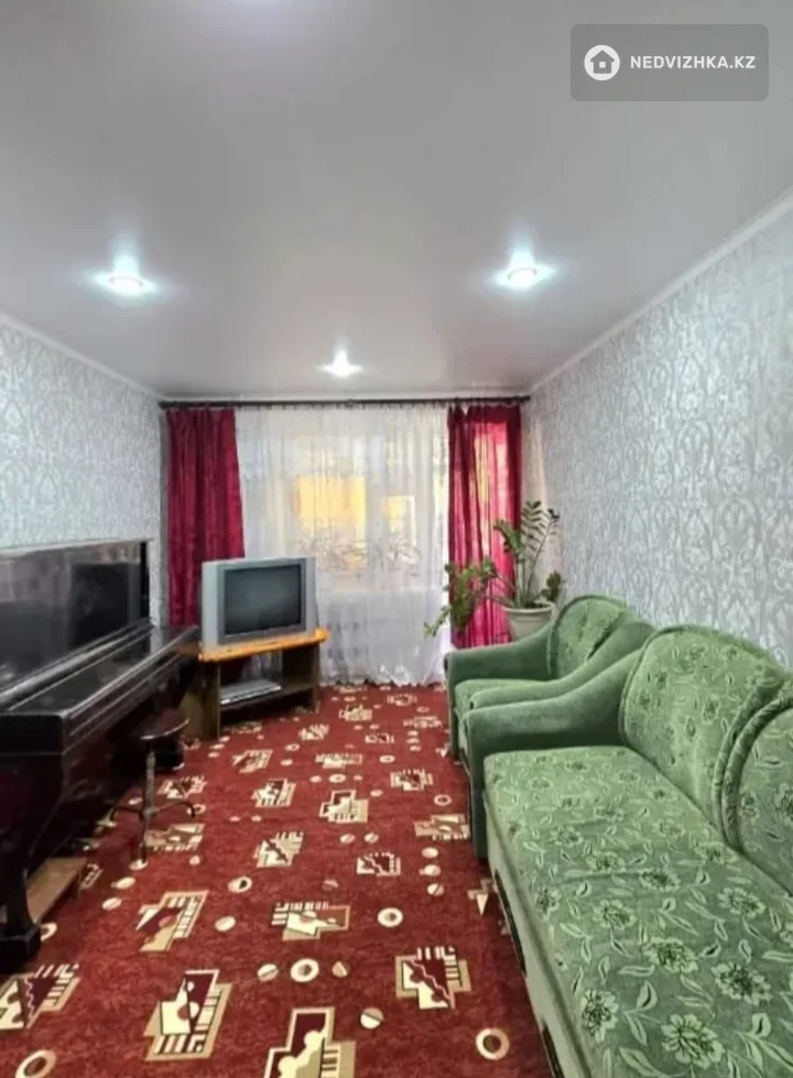 3-комнатная квартира, этаж 3 из 5, 60 м²