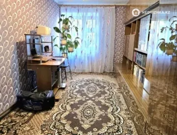 3-комнатная квартира, этаж 3 из 5, 60 м², миниатюра 2
