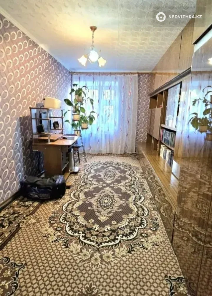 3-комнатная квартира, этаж 3 из 5, 60 м², фотография 2