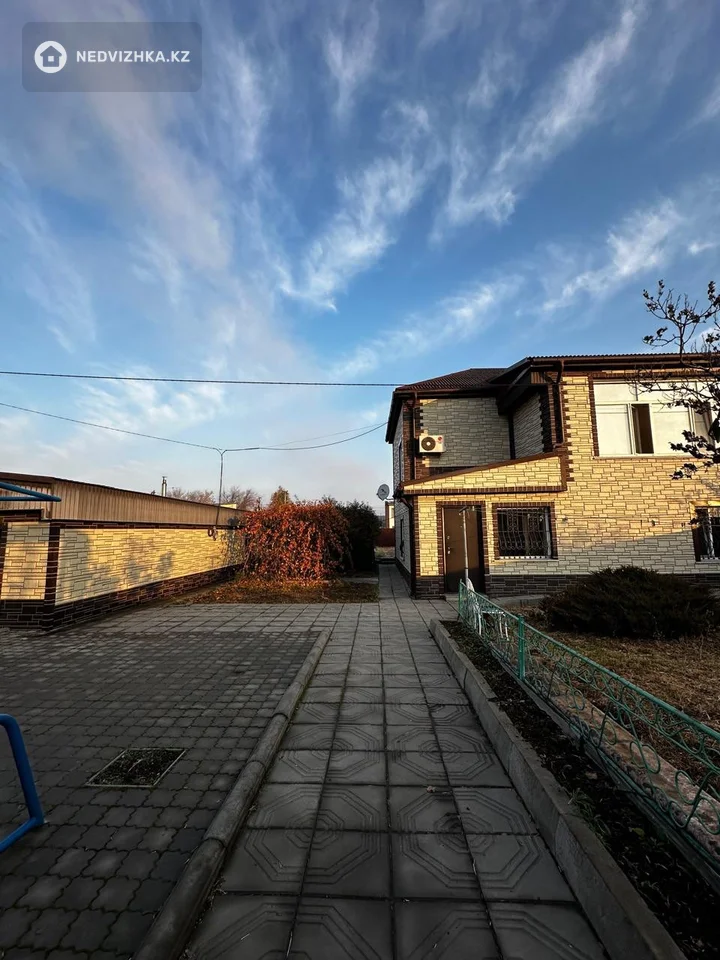 5-комнатная часть дома, 0.1 соток, 118 м², фотография 2