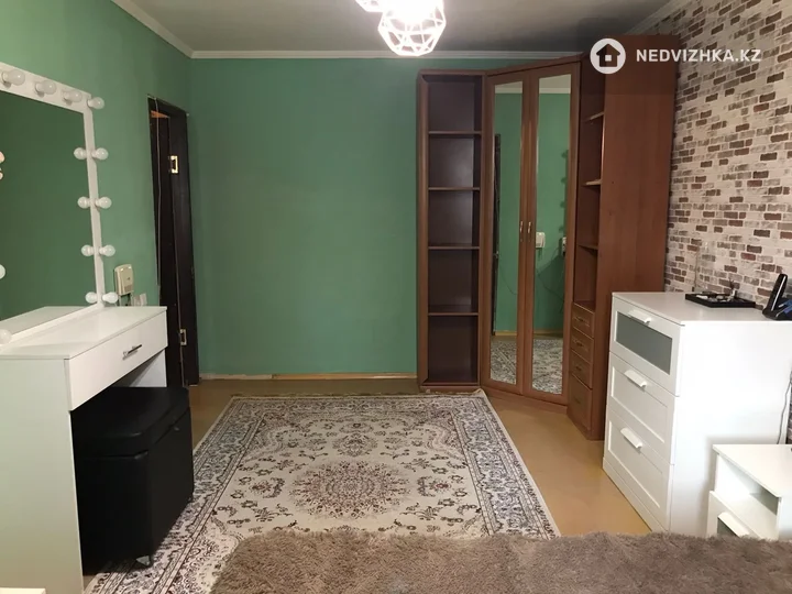 1-комнатная квартира, этаж 1 из 5, 33 м², На длительный срок