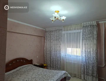 2-комнатная квартира, этаж 4 из 5, 70 м², миниатюра 2