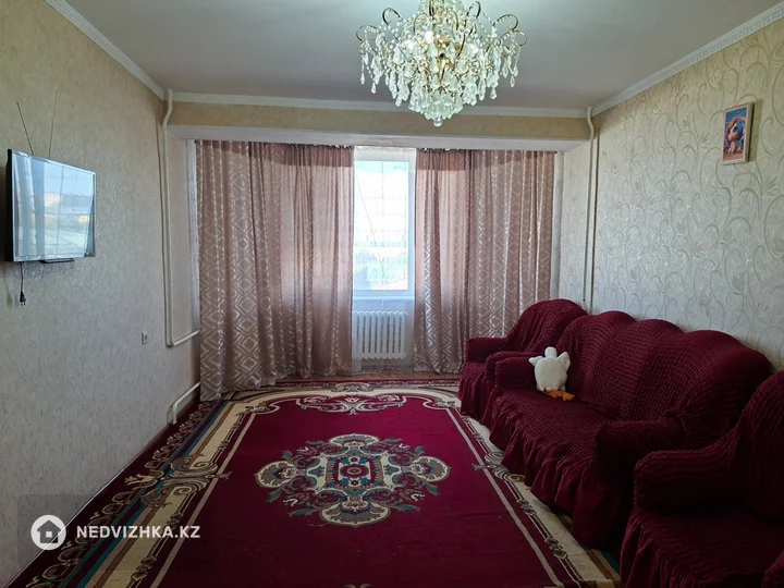 2-комнатная квартира, этаж 4 из 5, 70 м², фотография 3