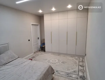 2-комнатная квартира, этаж 9 из 10, 63 м², миниатюра 1