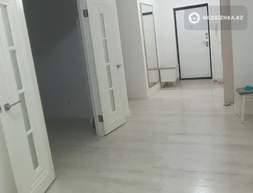 3-комнатная квартира, этаж 12 из 16, 92 м², На длительный срок, миниатюра 4