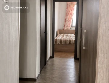 3-комнатная квартира, этаж 7 из 9, 70 м², миниатюра 2
