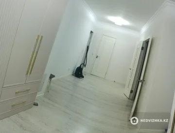 3-комнатная квартира, этаж 12 из 16, 92 м², На длительный срок, миниатюра 3