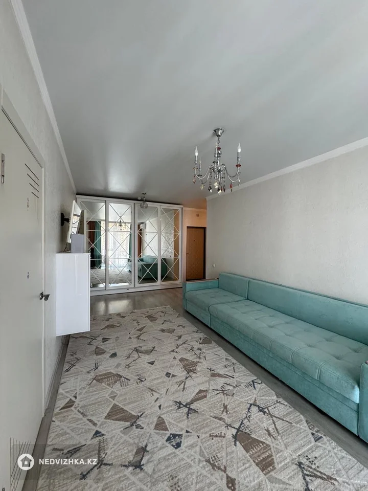 3-комнатная квартира, этаж 12 из 12, 70 м²
