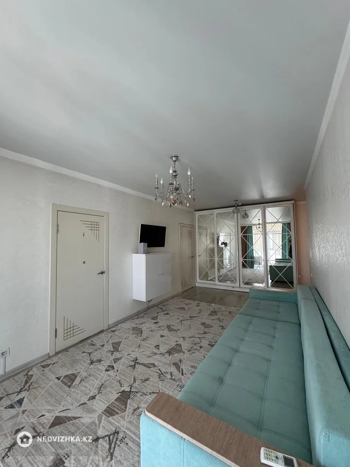 3-комнатная квартира, этаж 12 из 12, 70 м², фотография 3