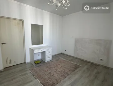 3-комнатная квартира, этаж 12 из 12, 70 м², миниатюра 6