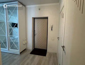 3-комнатная квартира, этаж 12 из 12, 70 м², миниатюра 12