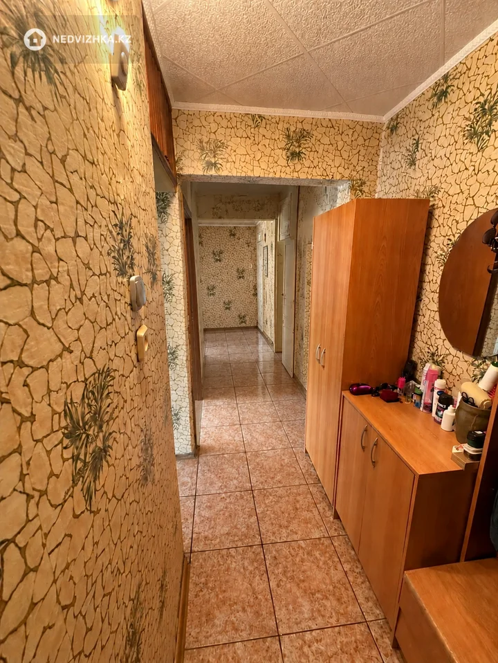 3-комнатная квартира, этаж 3 из 5, 60 м², фотография 4