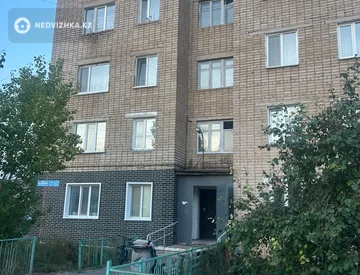 2-комнатная квартира, этаж 1 из 4, 42 м², миниатюра 2