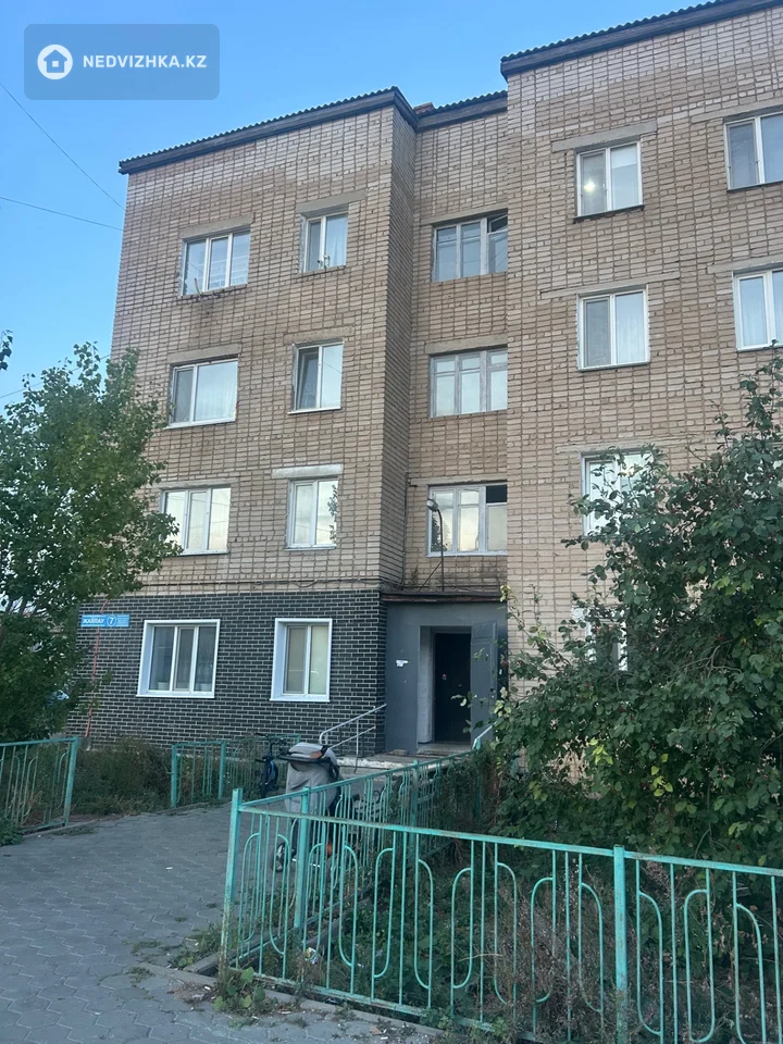 2-комнатная квартира, этаж 1 из 4, 42 м², фотография 2