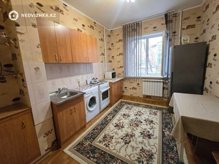 1-комнатная квартира, этаж 2 из 9, 40 м²