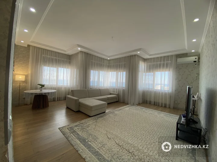 4-комнатная квартира, этаж 10 из 19, 140 м²