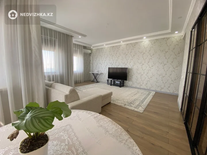 4-комнатная квартира, этаж 10 из 19, 140 м², фотография 4