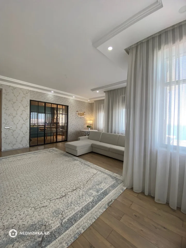 4-комнатная квартира, этаж 10 из 19, 140 м², фотография 5