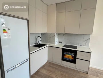 3-комнатная квартира, этаж 4 из 6, 76 м², миниатюра 1