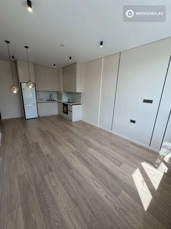 3-комнатная квартира, этаж 4 из 6, 76 м², фотография 2