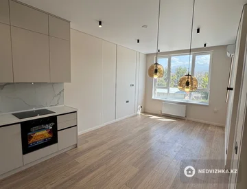 3-комнатная квартира, этаж 4 из 6, 76 м², миниатюра 3
