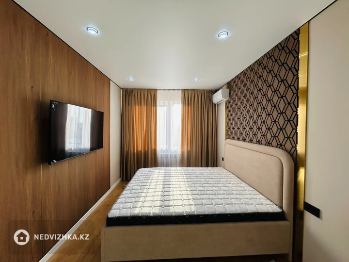 3-комнатная квартира, этаж 8 из 10, 75 м², На длительный срок, фотография 2